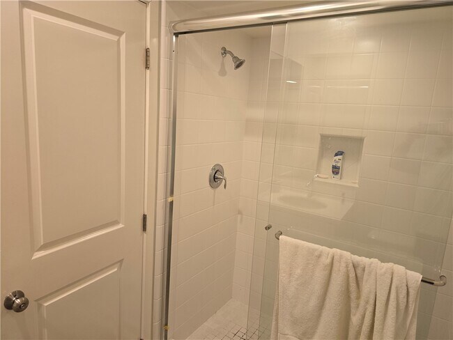Building Photo - 60 Bay Laurel