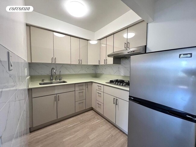 Building Photo - 50 Bayard St