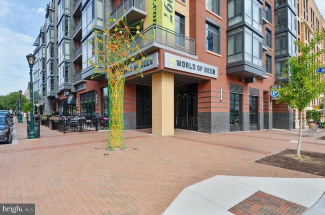 Building Photo - 501 Hungerford Dr