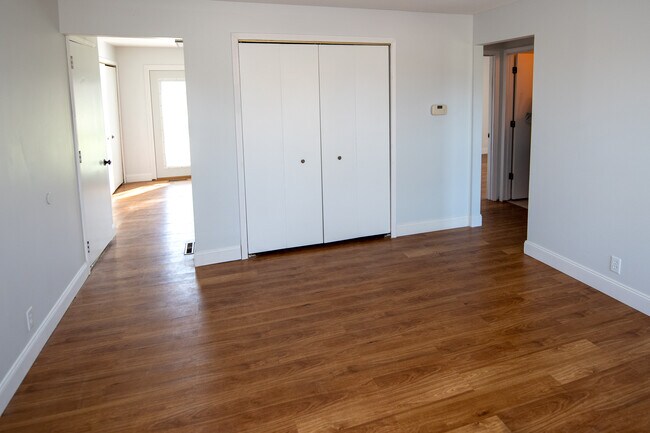 Building Photo - 152 Pierre Pl