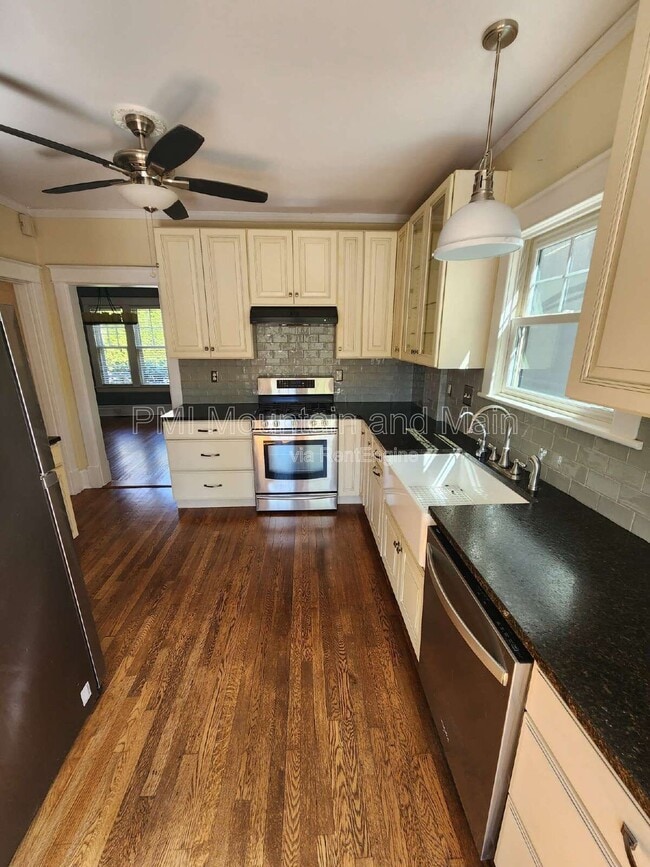 Building Photo - 39 Westover Dr