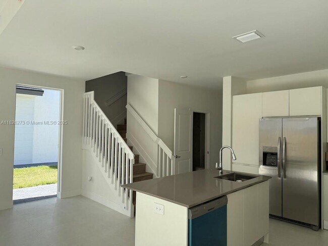 Building Photo - 34500 SW 190th Ave