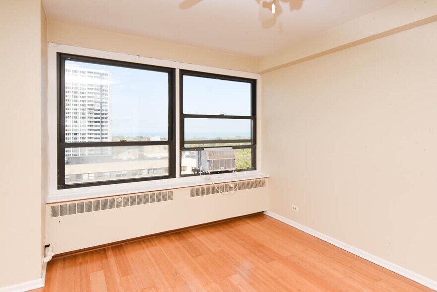 Building Photo - 4180 N Marine Dr