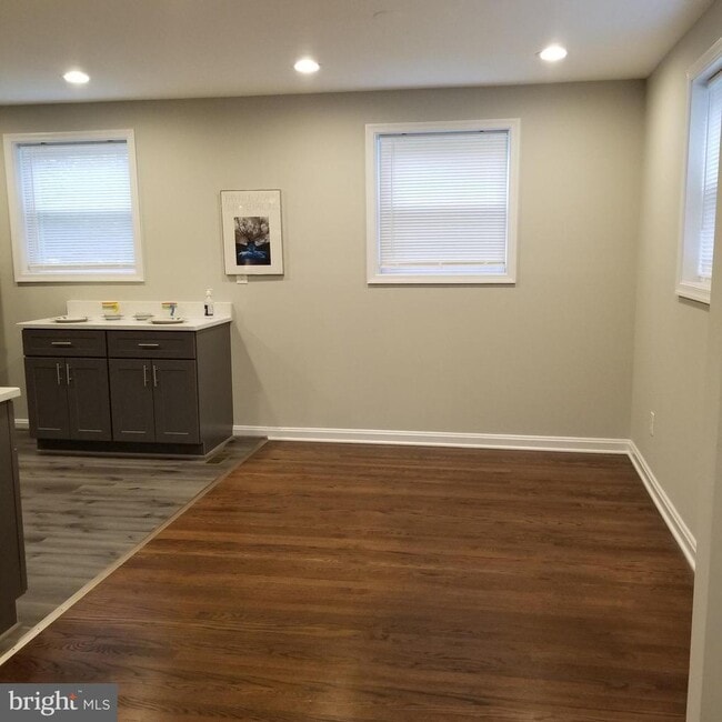 Building Photo - 4704 Red Fox Rd