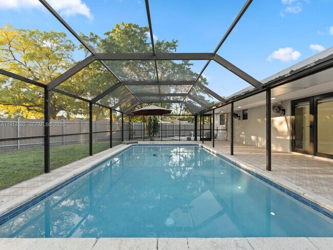 Building Photo - 19850 Franjo Rd