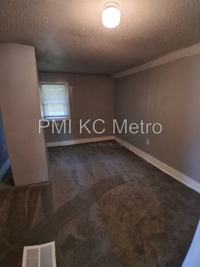 Building Photo - 4607 Olive St