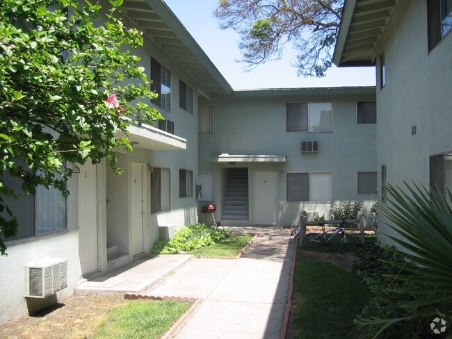 Lanai Village - Lanai Village Apartments