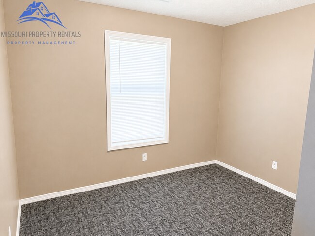 Building Photo - 5005 Peach Dr