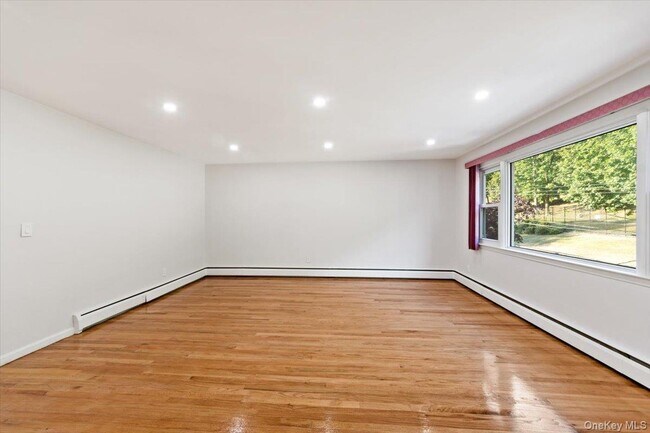 Building Photo - 105 Hillview Ave