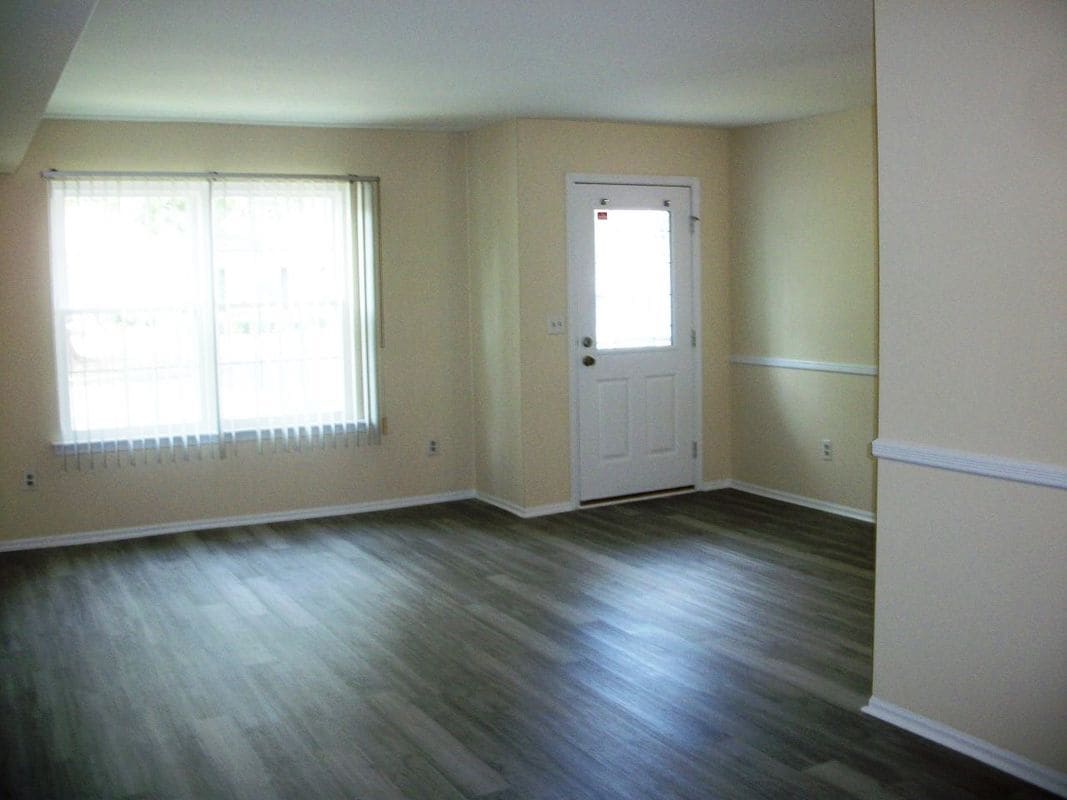 Building Photo - 348 Cotswold Pl