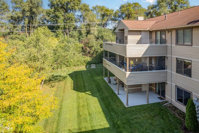 Building Photo - 275 Briarcrest Dr