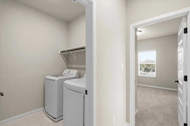 Building Photo - 5900 Whisper Creek Dr