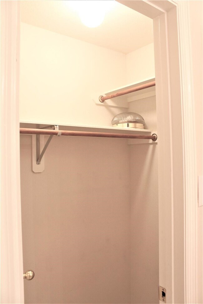 Building Photo - 71 N Brooksedge Cir