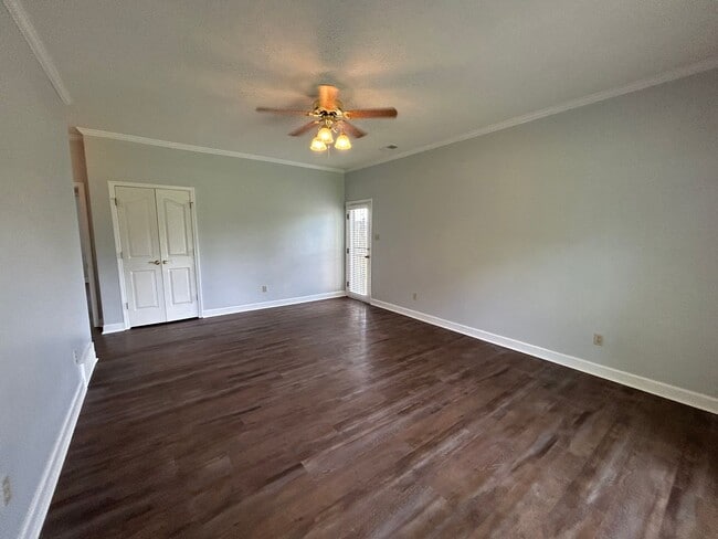 Building Photo - Desirable Oakland Home on Acreage. Owner W...
