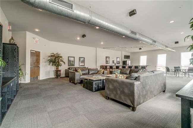 Building Photo - 1 NE 2nd St