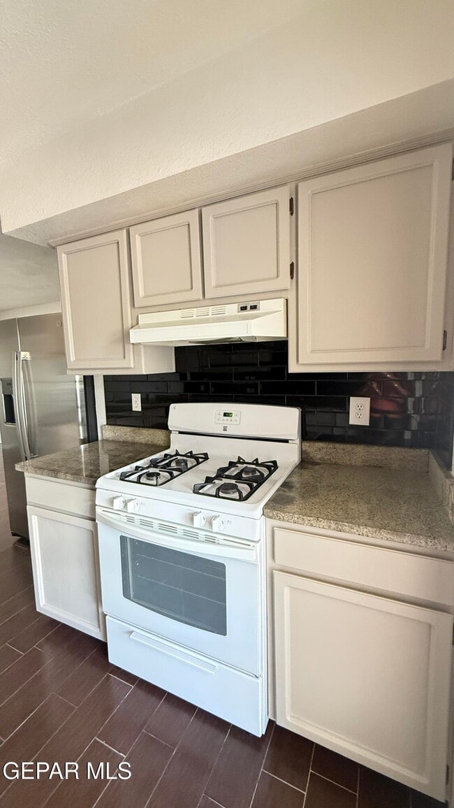 Building Photo - 11621 Marsh Mccall Way