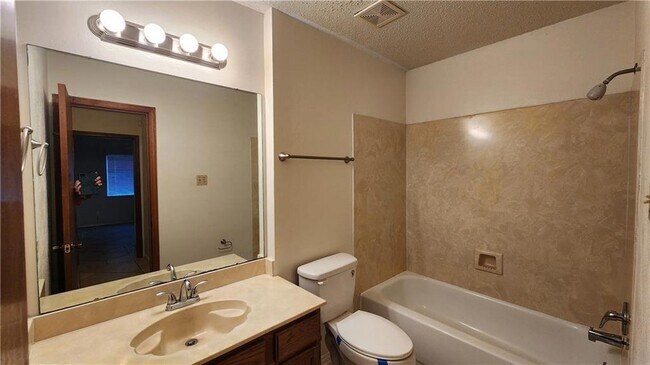 Building Photo - 1909 Killington Dr