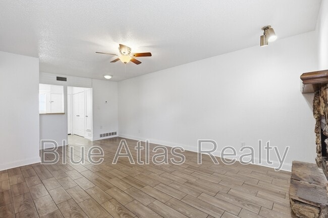 Building Photo - 2713 Wimbledon Ct