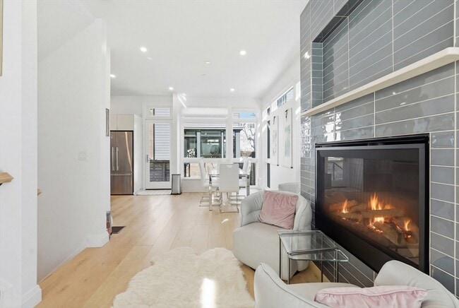 Building Photo - 6 Richardson St