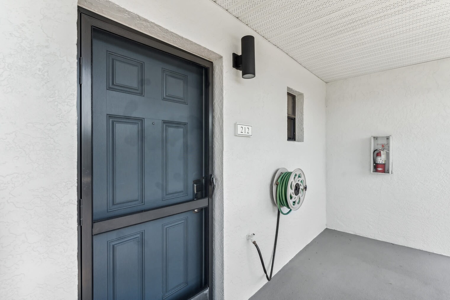 Building Photo - 600 Neapolitan Way