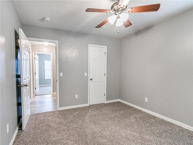 Building Photo - Beautiful Three Bedroom in South Norman!