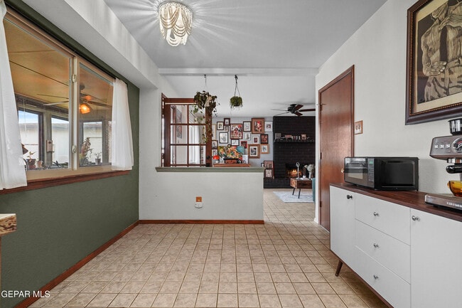 Building Photo - 5660 Longview Dr