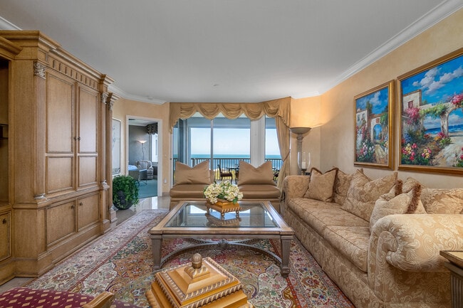 Building Photo - 7117 Pelican Bay Blvd