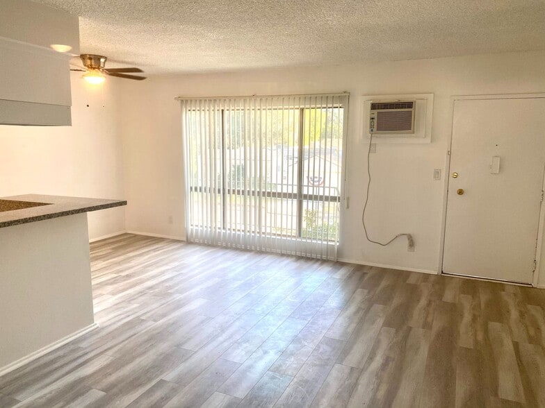 Building Photo - 14109 Hatteras St