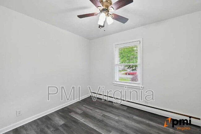 Building Photo - 812 Jasmine Ave