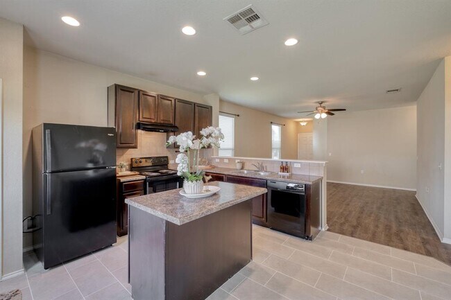 Building Photo - 5704 Levenwood Ln