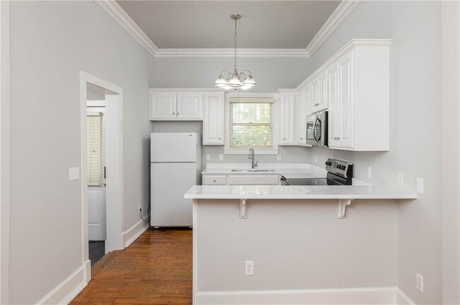 Building Photo - 349 Rollston Ave