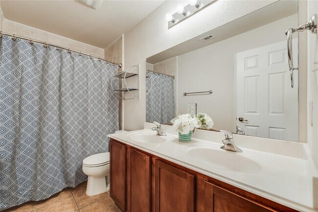 Building Photo - 2501 Alexander Ct