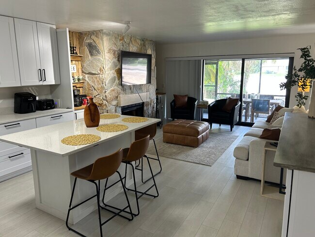 Building Photo - 16530 Club Blvd