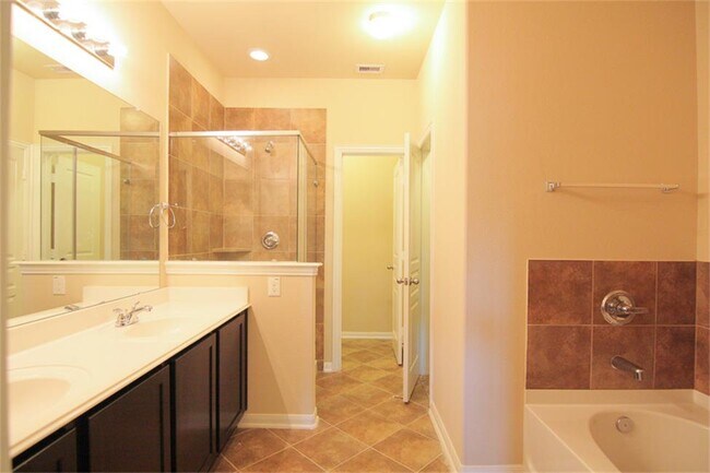 Building Photo - 8118 Malago Point Dr