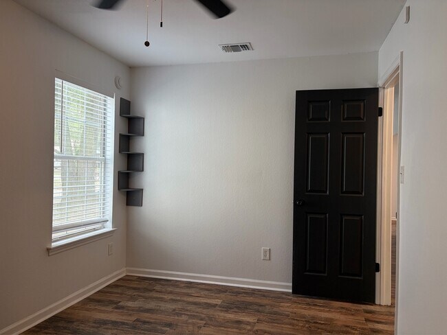 Building Photo - 3158 Huttersfield Cir