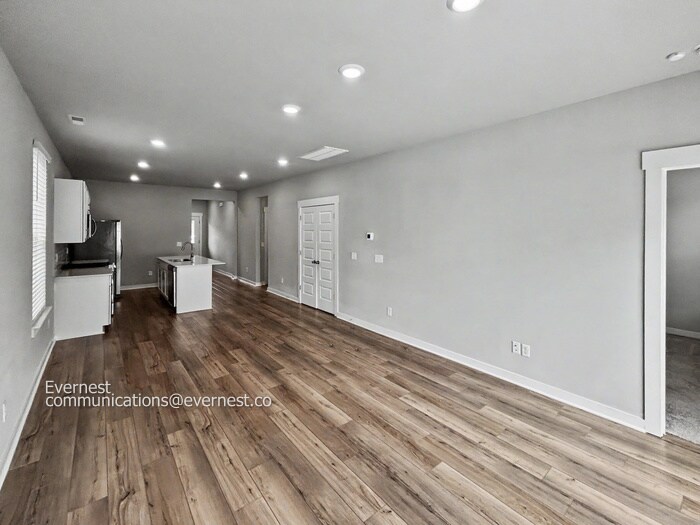 Building Photo - 710 Mickelson Way