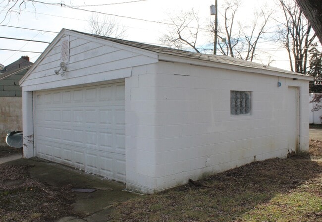 Building Photo - 1244 S Champion Ave
