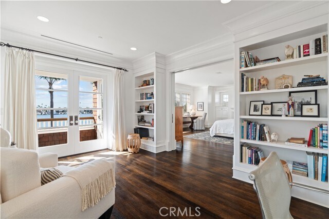 Building Photo - 2411 Bayshore Dr