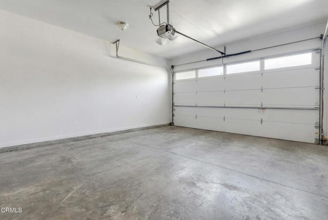 Building Photo - 367 S Oak Ave
