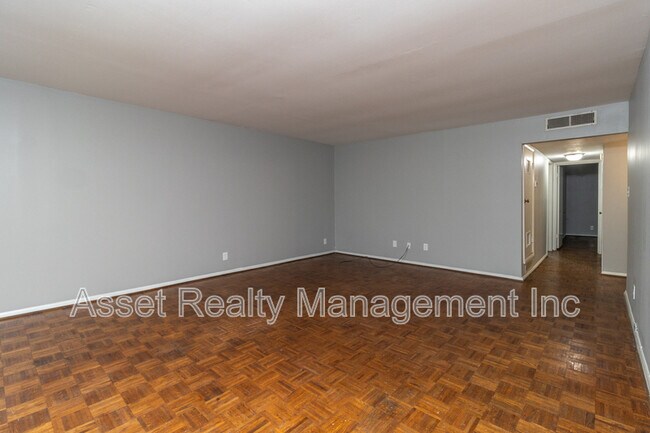 Building Photo - 3636 Taliluna Ave