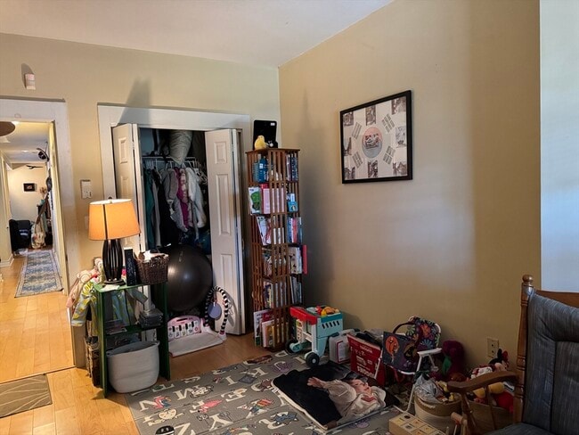 Building Photo - 20 Linwood St