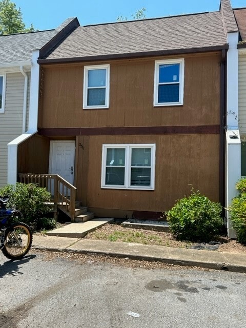 Primary Photo - 251 N Clemson Ave