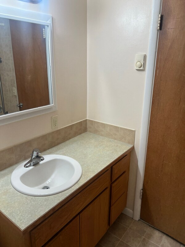 Building Photo - 415 B St