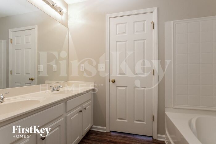 Building Photo - 9201 Aloysia Ln