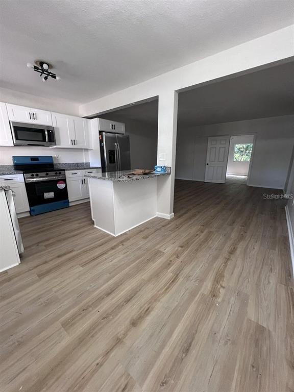 Building Photo - 1355 Lakeview Rd