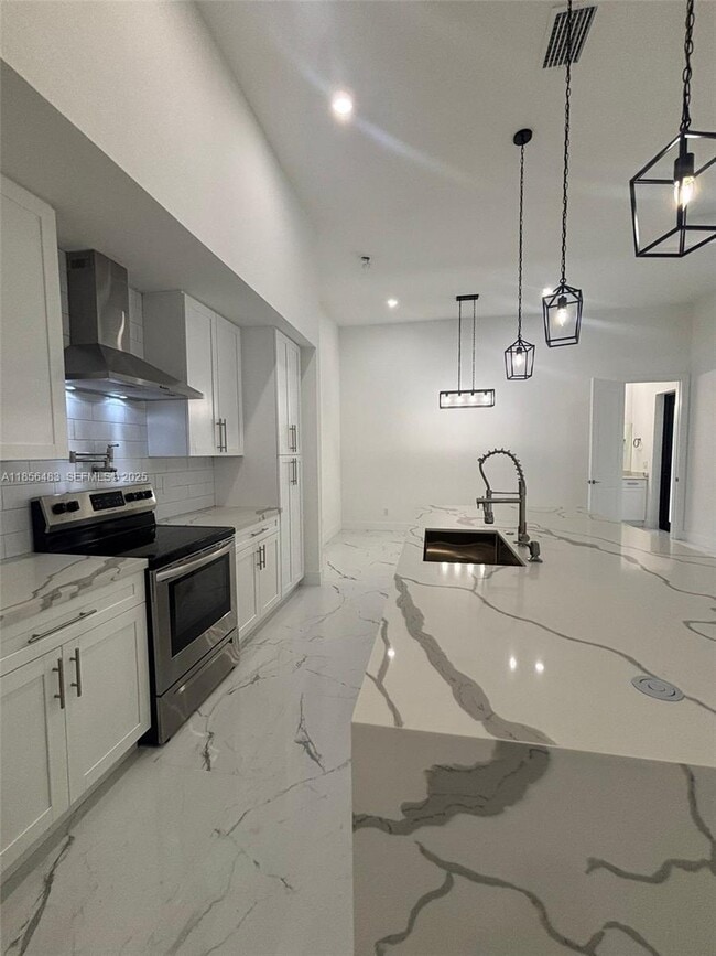 Building Photo - 4304 NW 27th Ln