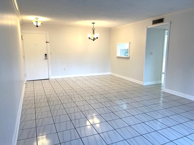 Building Photo - 13700 SW 62nd St