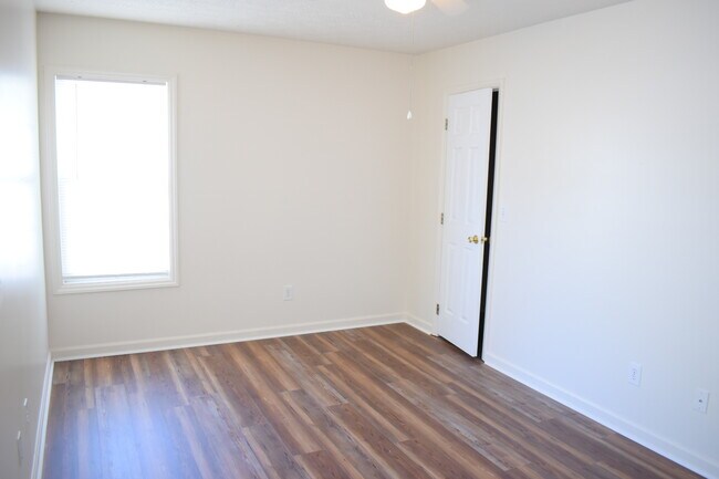 Building Photo - 6901 Southern Exposure