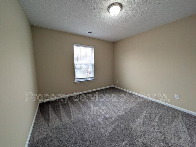 Building Photo - 704 Denise Ct