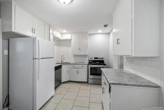Building Photo - 307 San Angelo Blvd